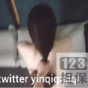 长腿女友yinqiqiqiqi合集：美丽白丝御姐大腿蜜桃臀，17个视频+19张高清作品照，共248MB